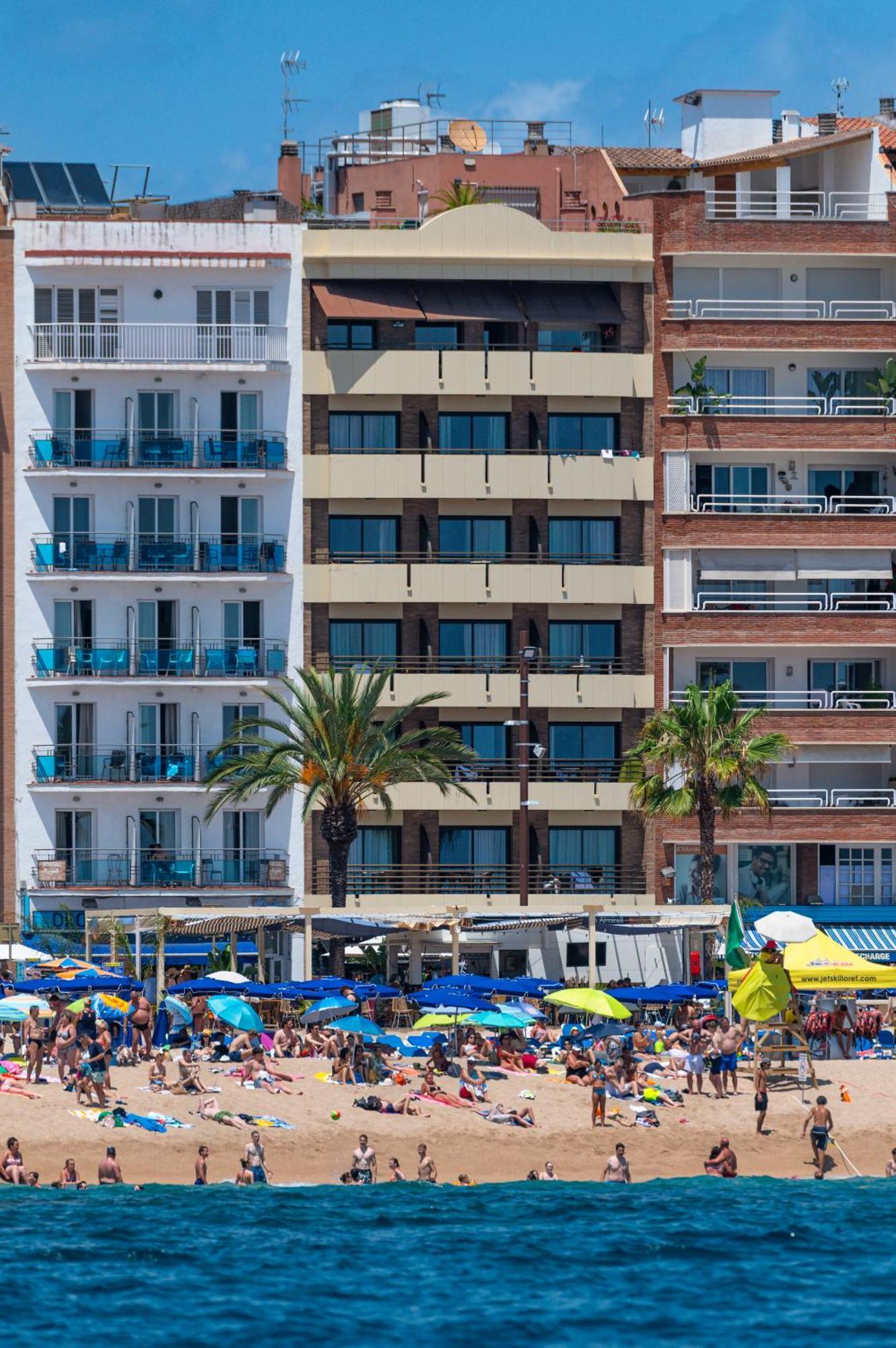 Almirall Apartaments Lloret de Mar Eksteriør bilde