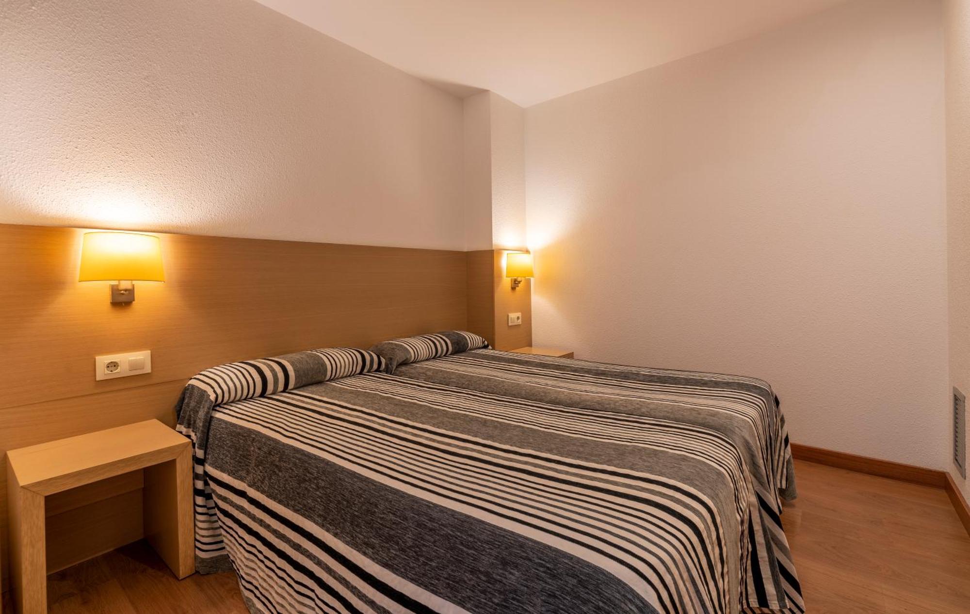 Almirall Apartaments Lloret de Mar Eksteriør bilde