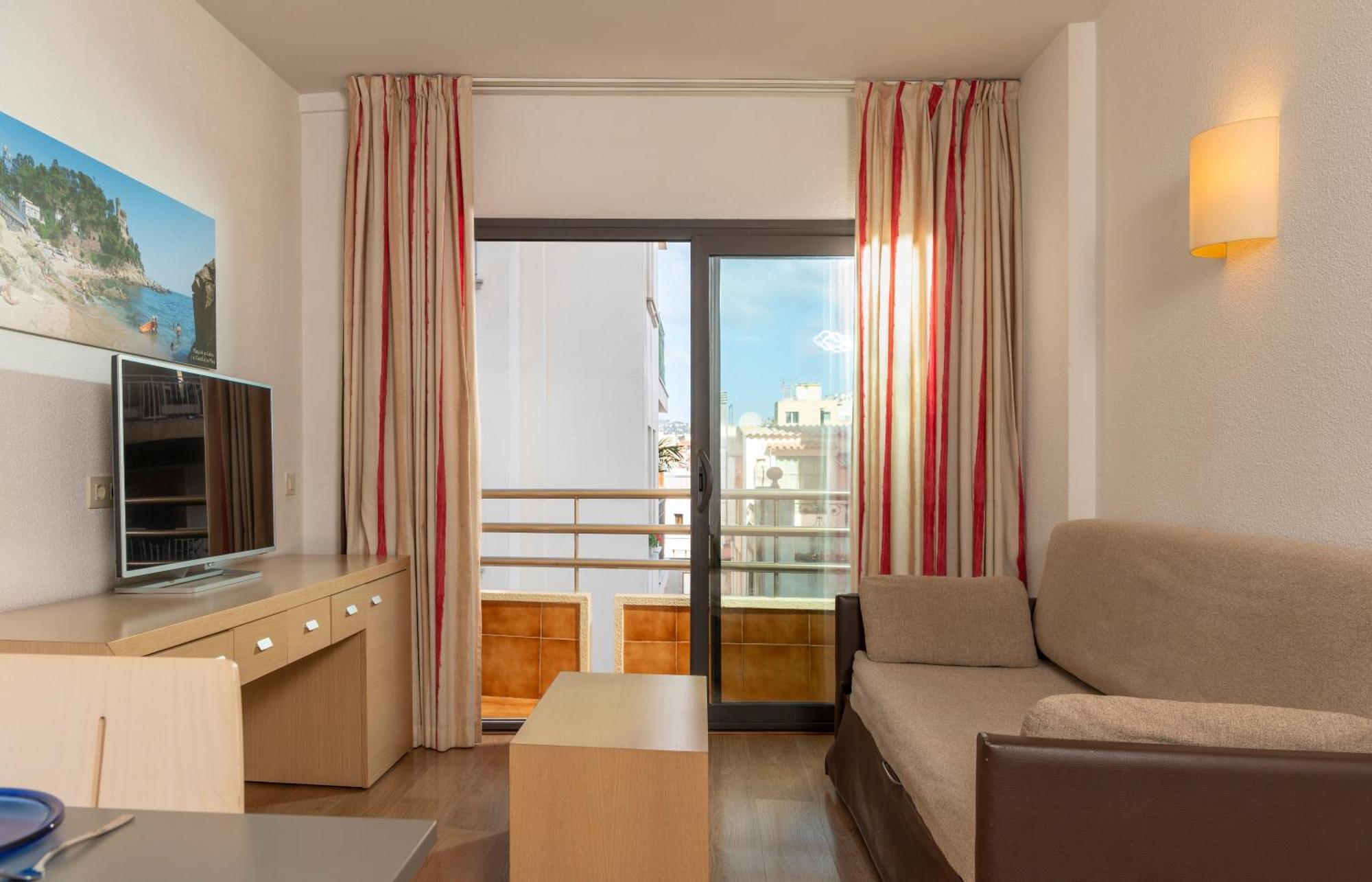 Almirall Apartaments Lloret de Mar Eksteriør bilde